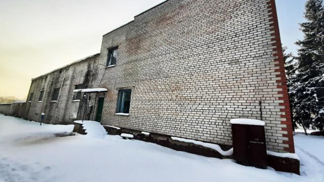 Комплекс 7 зданий мехдвора (мастерские, гаражи, склады) общей пл. 1163,2 кв.м. с благоустройством территории и прочим имуществом (Витебская обл., Миорский р-н, Повятский с/с, 91, вблизи д.Паташня)